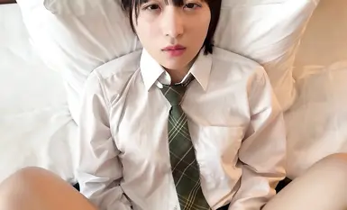 fc2-ppv-4700393 (4) ★先到先得4K高清特典★意外加盟大公司，18歲民間聲優★初體驗，危險日不吃藥，連續2次中出，震撼原版‼ 【原畫質】