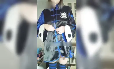 2025新品，电报高质露脸泄密，25岁极品阿黑颜母畜【孙雨蕾】VIP付费，各种调教打炮肛交，花样繁多(3)