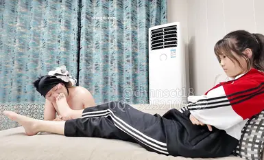 【與精神小妹的那些事】雙女調教，多人運動，足交啪啪合集 (1)