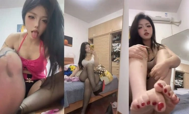 Latest leak, Douyin extreme contrast stockings bitch [Li Li beautiful socks] customized benefits, obscene words seducing and touching pussy Ahei Yan (2)