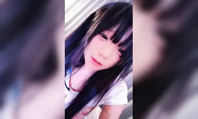 05年可爱小萝莉玉米mm 直播大秀丝袜美腿，自慰喷水粉嫩小穴(10)