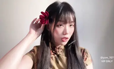 【玉米_yum_707】褐色旗袍_開檔絲襪_手指紫薇