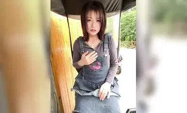 The anchor【Asia_Melody】top beauty school girl exposed masturbation spray in many places, completely let go of herself, continuous squirting, a floor full of lewd water (3)