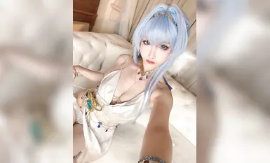 Nangungunang kagandahan COS