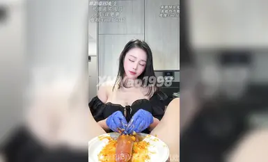 Keluaran terbaru Xi Mengyao pada 5 Ogos ialah "Sperm Scallops". Ia adalah satu hari lagi menyeksa batang teman lelakinya. Dia memasukkan sos cili bawang putih ke dalam kulup untuk membuat sosej batang!