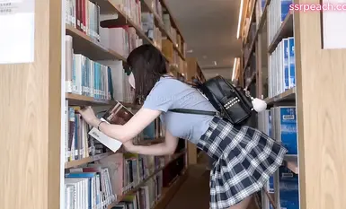 แฟนๆ แอบดูราชินีก้นเอเชีย Ellie ssrpeach ขณะอ่านหนังสือในห้องสมุด "ถ้าคุณอยากเห็น คุณต้องรับผิดชอบจนถึงที่สุด!"