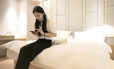 [Tiểu Bảo tìm hoa] Đêm khuya, gặp gỡ cô gái có nụ cười ngọt ngào, dáng người hoàn hảo và đôi chân dài, hôn lưỡi và tán tỉnh, oral sex trước ống kính, liếm cặc mở lỗ, cưỡi và nhấc chân sang một bên và quan hệ tình dục mạnh mẽ