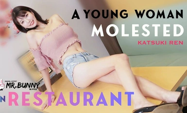 Xiangyue Lian-Rape Series: She was followed home by a pervert in a restaurant, and then she was taken to a restaurant to be molested to satisfy her desire