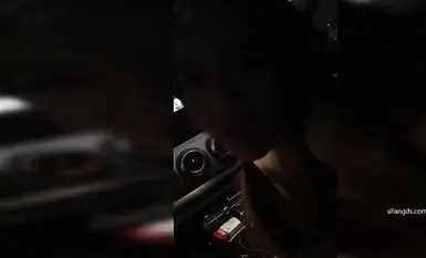 Người đẹp đội mũ lưỡi trai thổi kèn trong xe, phơi bày đồ mua sắm, khỏa thân trong phòng thử đồ (2)