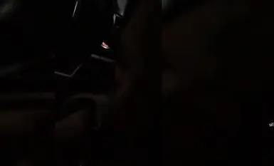 Người đẹp đội mũ lưỡi trai thổi kèn trong xe, phơi bày đồ mua sắm, khỏa thân trong phòng thử đồ (2)