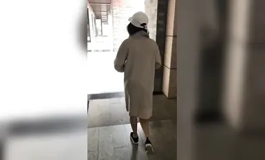 ピークキャップ美人が車内でフェラチオ、ショッピングで露出、試着室で全裸（3）