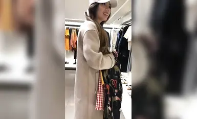 鸭舌帽美女车内口交，逛街露出，试衣间裸体(4)