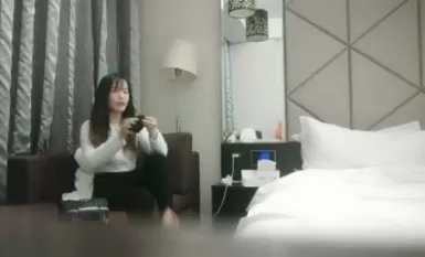 【干净利速】，中场换套再战，168cm，极品清纯外围女神，白皙娇嫩胴体