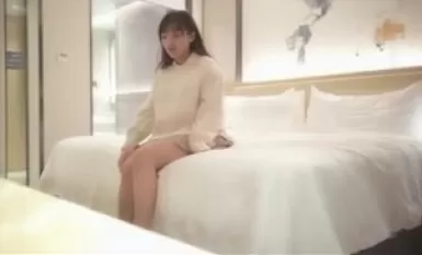 清纯甜美极品兼职学生妹，聊聊天让我摸摸奶子，童颜巨乳深喉大屌，69姿势舔小穴