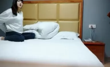 [Xiao Li's Boutique Exploring Flowers], seorang lelaki berkaca mata telah dirakam gambar secara rahsia semasa membeli-belah untuk seks pada waktu malam, seorang wanita berpayudara besar, sepasang arnab putih besar kelihatan baik, dan mereka mempunyai 