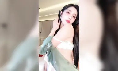 【白希】高価値女神、極上ボディ、白虎の柔らかいおまんこ、小道具をまんこに挿入、オナニー潮吹き（24）