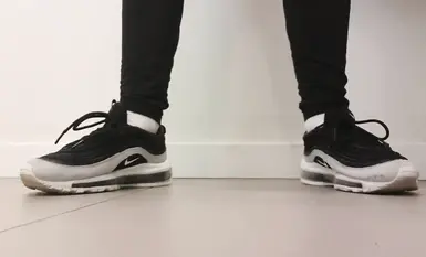 極品神仙顏值學生妹戶外商場更衣室自慰