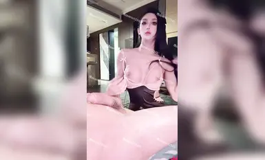 최고 수준의 고가 TS(섹스 파트너)인 판위천은 여자보다 큰 가슴과 남자보다 큰 성기를 가지고 있습니다. 심지어 선생님과도 잠자리를 같이 할 수 있다고 합니다. 아직도 그의 체격에 신경 쓰시나요?