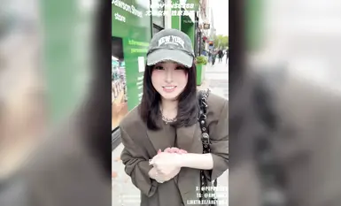 Aheiyan's latest work, "Be Your Girlfriend for a Day," features her randomly seducing handsome young men on the street, offering to be their girlfriend for a day. After shopping and eating, she invites them to her home for what, of course, is to do naughty things. Cute Pupu gets ejaculated all over her face. 1