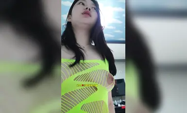 피부가 밝고 가슴이 큰 고가의 여성이 남자친구와 성관계를 갖는 모습이 담긴 초고화질 4K 고화질 유출 사진 (2)