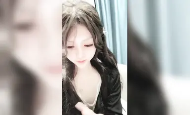 A top school beauty drags her best friend into a brothel for dual cultivation [1 point loli] The two goddesses fully open up the scale, their black stockings and tender holes are too eye-catching, and they dance in a human pyramid with props for masturbation (4)