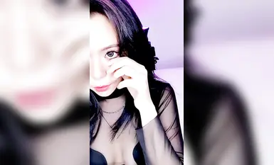 Cat Nine Tidak Minum Alkohol_Payudara Cantik, Tarian Menggoda, Kaki Cantik, Stoking dan Semburan Air Bernafsu Liar (1)