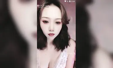 兔宝一字马大奶气质少妇表演一字马弹力插自慰(3)