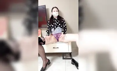 抖音快手泄密福利气质丝袜熟女【Any园姨】最全大尺度视频，神似孟晚舟，丝袜诱惑风情万种掰逼自慰(16)