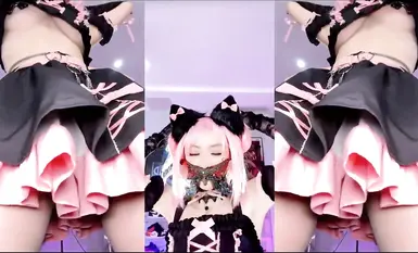 A Douyin user spent 2.4K to join a VIP dual-perspective group chat with a beaded anal plug, nude dance, massage, and a slutty pussy (6)