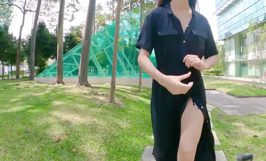 FanSly, Singaporean fitness influencer [MoriyaExhibit], a hairless, white-breasted pregnant woman, boldly exposes herself outdoors during a prenatal checkup (3).