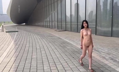 Kumpulan gadis dalam talian yang popular [Ximeng Studio] menampilkan sekumpulan pelajar perempuan cantik yang berbogel sepenuhnya di luar, di sekolah, jalanan, dan taman. (5)