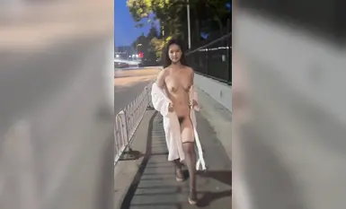 網紅高顏值美少女團隊【西萌工作室】學生嫩妹【涵涵 小淚】深夜街頭戶外露出 JK情趣制服誘惑 (1)