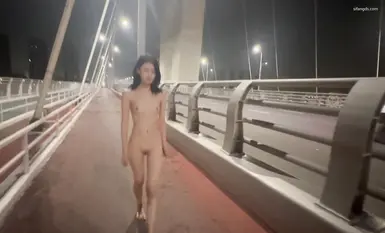 网红高颜值美少女团队【西萌工作室】极品在校女大学生【濑濑】露脸全果游走学校裸舞调教(7)