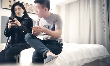 极品模特，太迷人，美乳加持让人把持不住，高颜值女神甜美干起爽