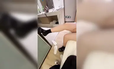 真实表哥乱伦高冷清纯高三漂亮表妹，越是高冷的女孩子，牛仔短裙表妹被操3次