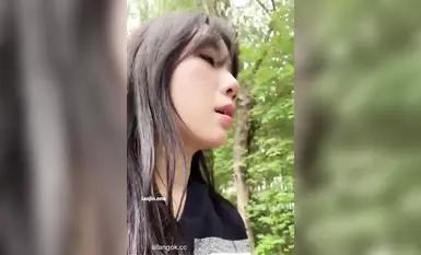 2025年12月新作，萬元定製，主人給的任務【小妹】勾搭老大爺，露胸給老頭看，讓老頭點評胸部，想給老頭口交被老頭拒絕！