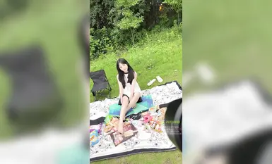 Đặc quyền chụp ảnh người mẫu chân [Lime Film] Cô gái hàng xóm trong sáng và ngây thơ [A Huang] Cắm trại trên bãi cỏ (1)