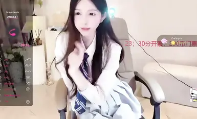 頂流女神【Hahaha_ha2】最新門票噴水大秀合集，各種情趣制服誘惑， 多個道具抽插 多次潮噴 淫水如高射炮 噴的地板上猶如一片汪洋 (1)