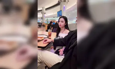 汐梦瑶-最新作《大食堂户外挑战》满座的人潮、超高压场景—众目睽睽下把精液准确撸到鸡蛋,难度系数＝满天星