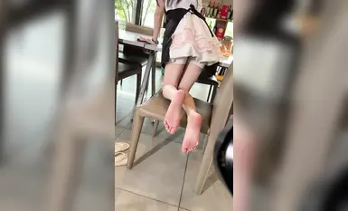 足模攝影福利【青檸映畫 】鄰家清純少女【阿慌】服務員指甲油素材