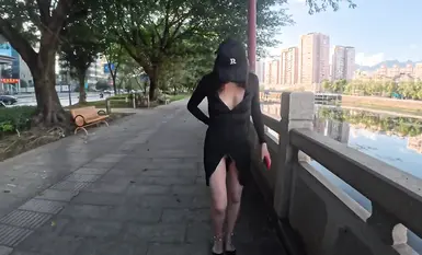 網紅人氣露出女神【cikaimoon】鄉間露出 農民大叔熱情搭話無心幹活 (4)