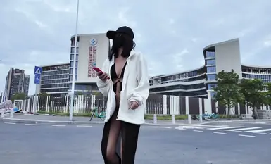 網紅人氣露出女神【cikaimoon】城市街頭露出 從白天到黑夜，大叔們看得流口水 (2)