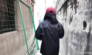 Popular online influencer and revealing goddess [cikaimoon] goes for walks outdoors, heading wherever there are crowds! 1