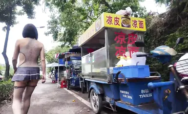 網紅人氣露出女神【cikaimoon】戶外露出無視路人故意露出勾引 (3)