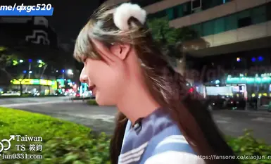 #洪筱钧#伪娘筱钧【伪娘成人片TWFB-888】玩音乐游戏可爱女子，竟然是女装男子!百干屌维鲜01