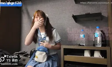 #洪筱钧#伪娘筱钧【伪娘成人片TWFB-888】玩音乐游戏可爱女子，竟然是女装男子!百干屌维鲜01