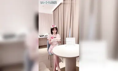 91 Internet celebrity beautiful girl [Seventeen's Cat] shows her face and goes into the sea. The youthful and energetic short-haired girl's vagina is particularly tight, like a lewd buttock. The tender vagina locks the penis in and out and the moaning is moving (6).