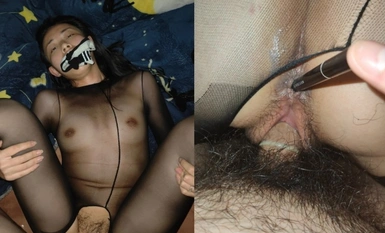 雲盤高質露臉泄密！愛玩COSPLAY學生妹，私下極度小母狗，毒龍吃避孕套里的精液水瓶子自慰啪啪，超炸裂