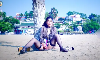 P站紅人宜家女主『Fullfive』戶外露出 鼓浪嶼中華路的木凳 沙灘 道具自慰 (3)