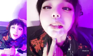 極品嫩妹舞啪福利姬【貝璃珞】最新露臉作品，中華娘的才藝，狂吞前輩的精液打氣加油 (1)